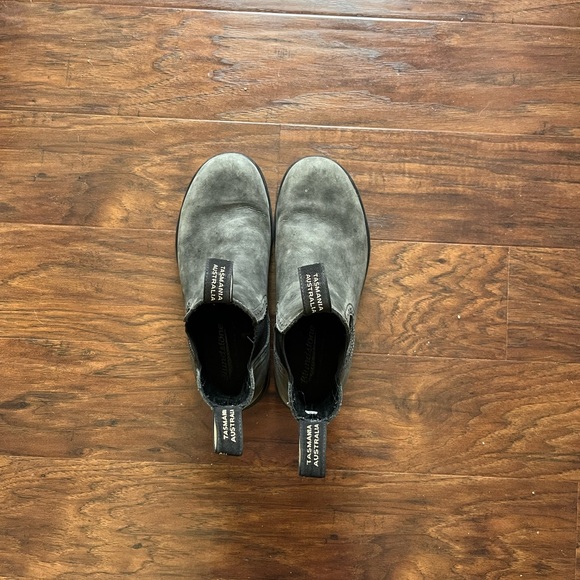 Women’s High Top Blundstone Boots - Picture 2 of 5